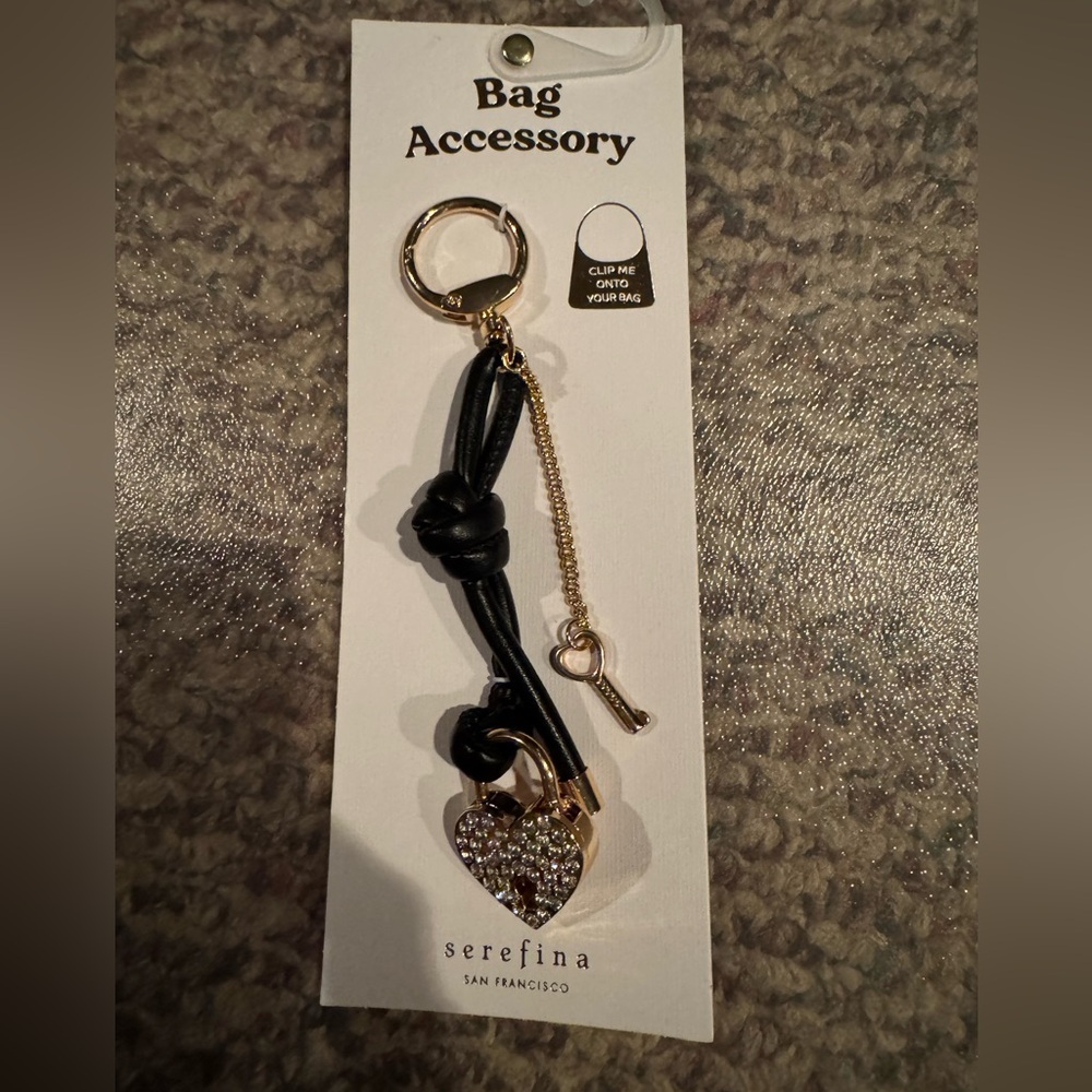 BNWT Serefina Gold and Black Heart Bag Accessory